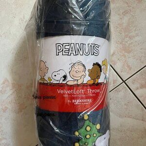 Snoopy and Woodstock Best Christmas Plush Throw blanket